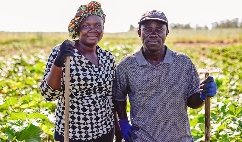 Darius and Wealee Nupolu posin in the middle of Dows Farm